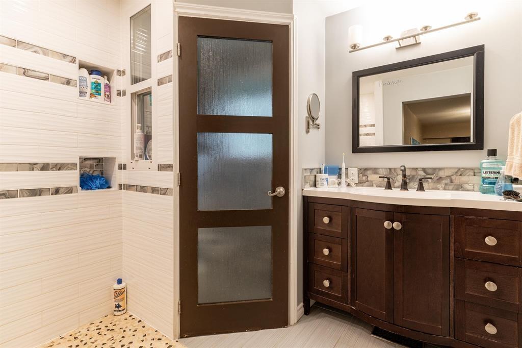 Photo 20 of 20490 46 Avenue, Langley BC