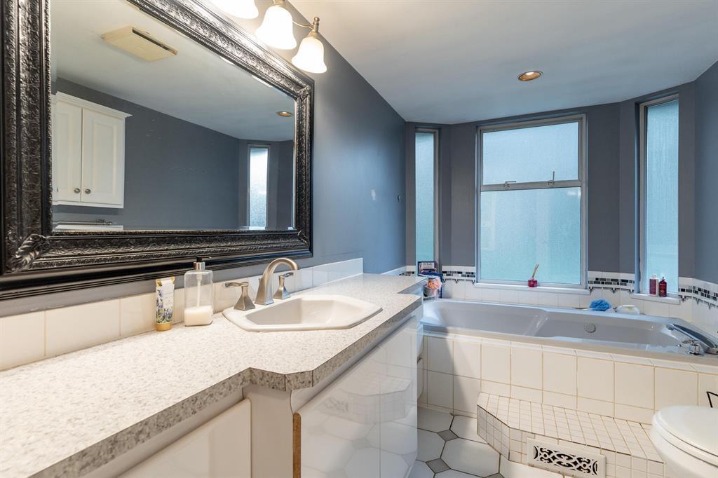 Photo 8 of 20490 46 Avenue, Langley BC