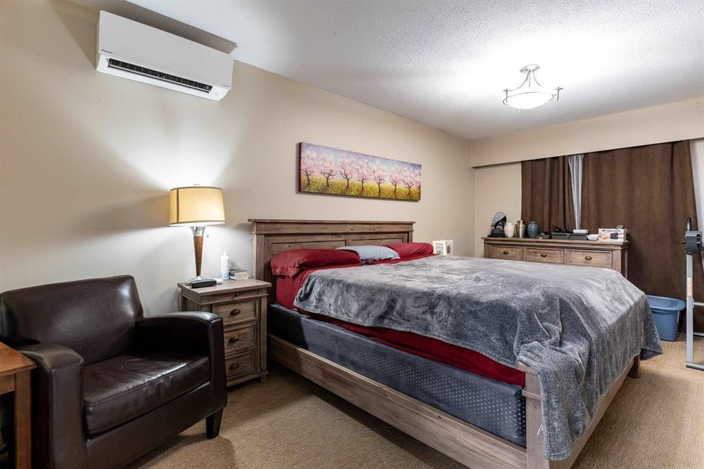 Photo 30 of 20490 46 Avenue, Langley BC