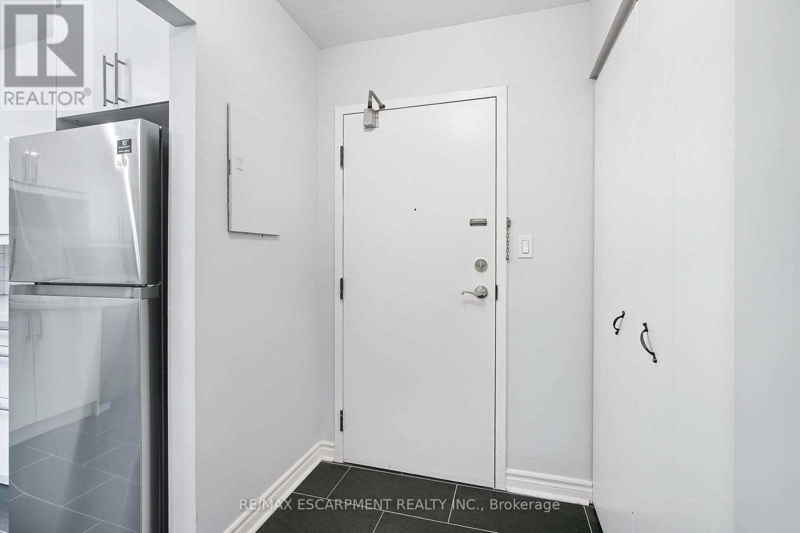 Photo 13 of 501 23 Main Street, Hamilton ON