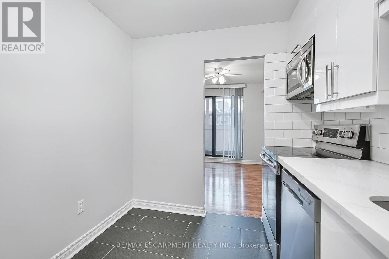 Photo 18 of 501 23 Main Street, Hamilton ON