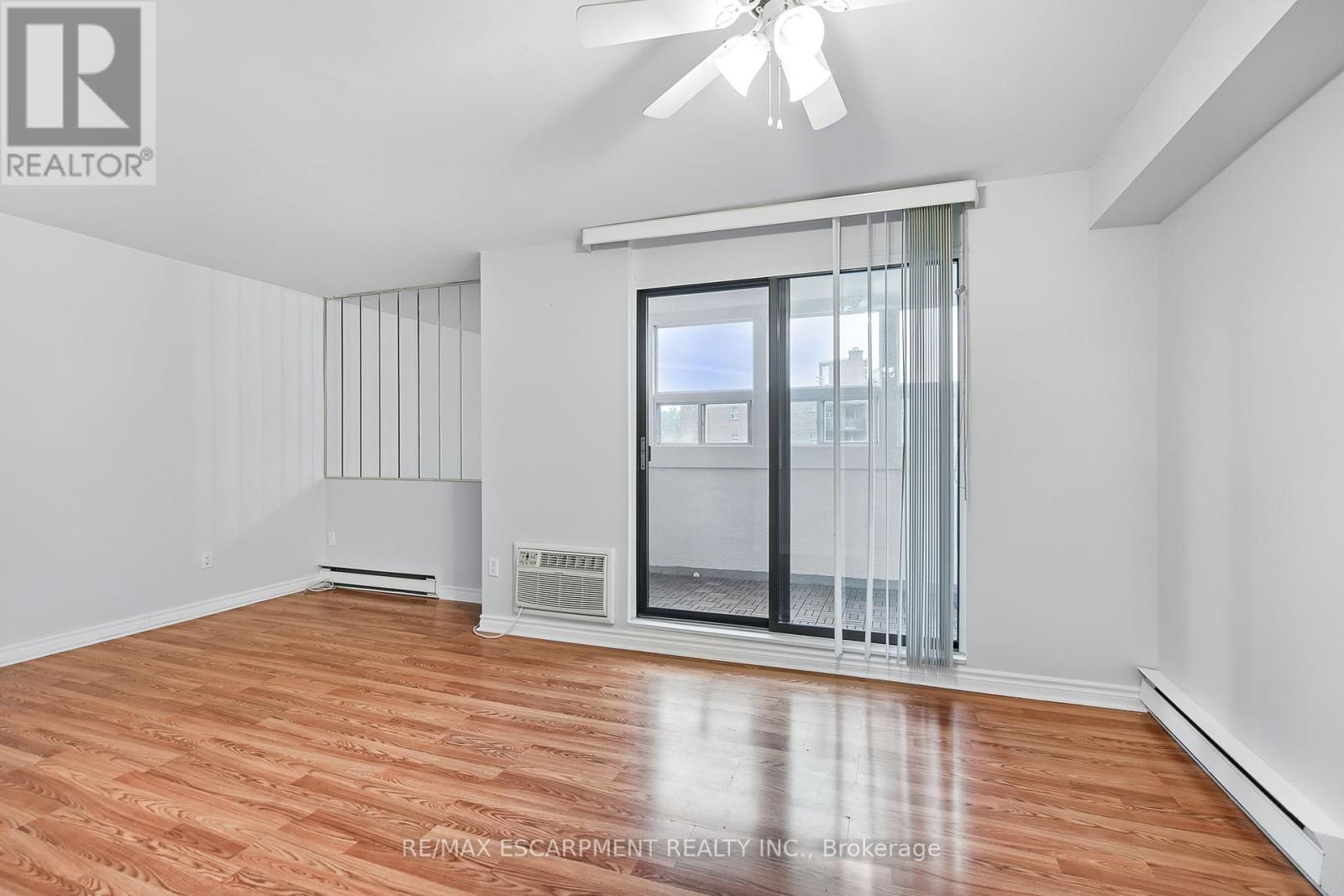 Photo 19 of 501 23 Main Street, Hamilton ON