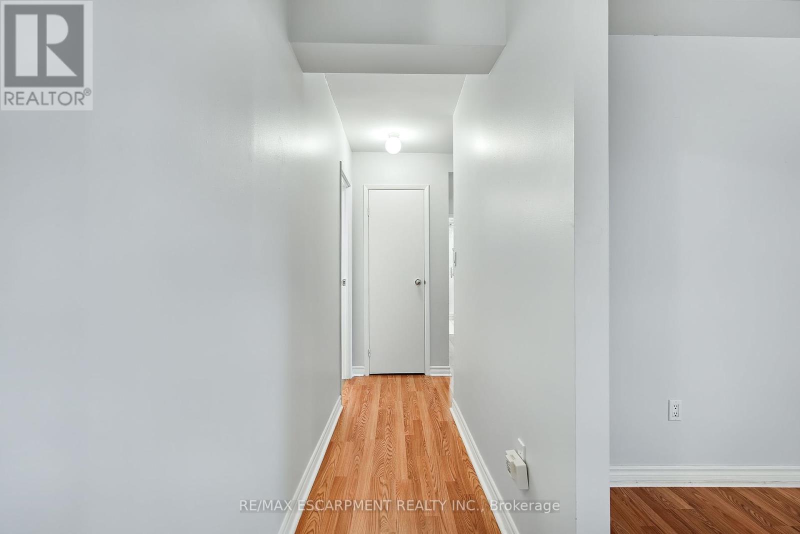 Photo 28 of 501 23 Main Street, Hamilton ON