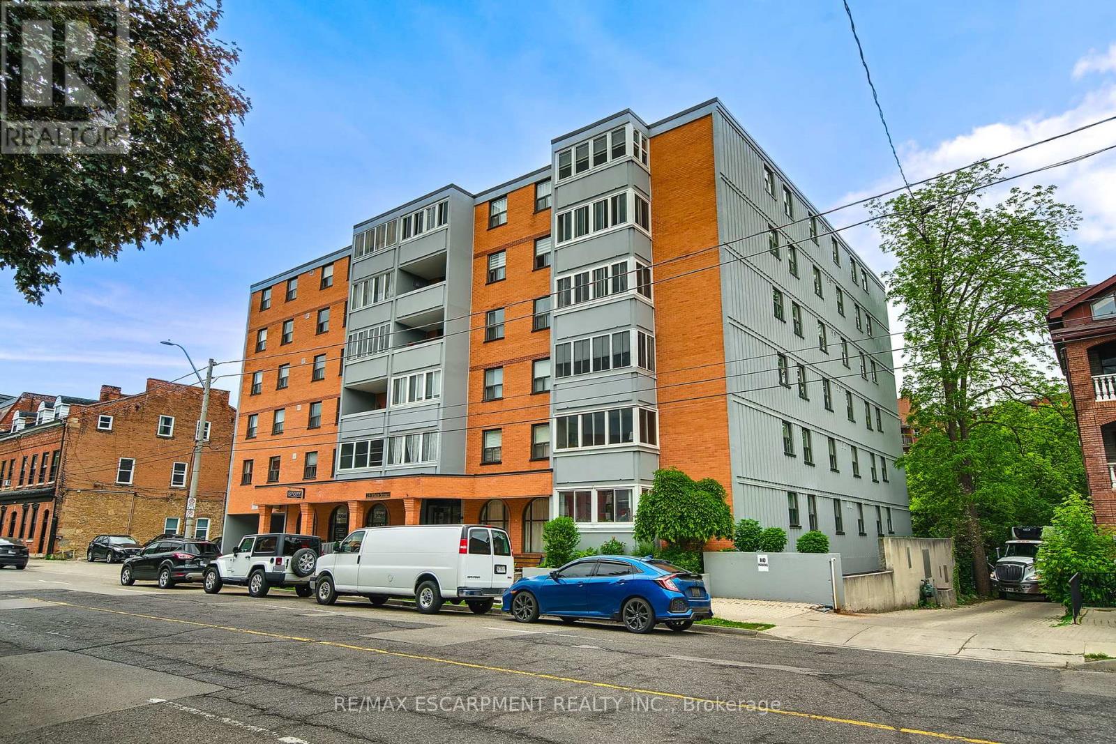 Photo 3 of 501 23 Main Street, Hamilton ON