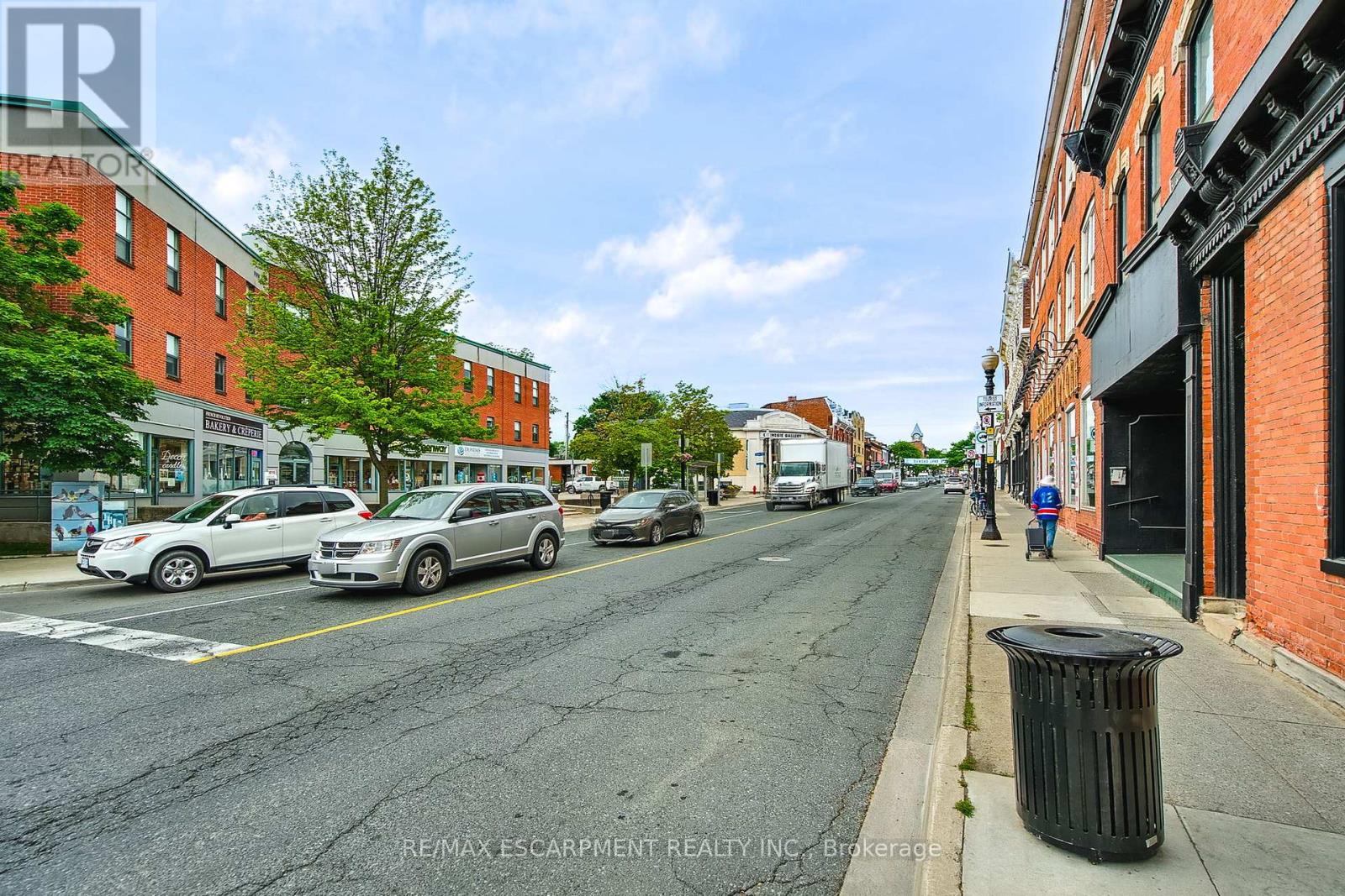 Photo 4 of 501 23 Main Street, Hamilton ON