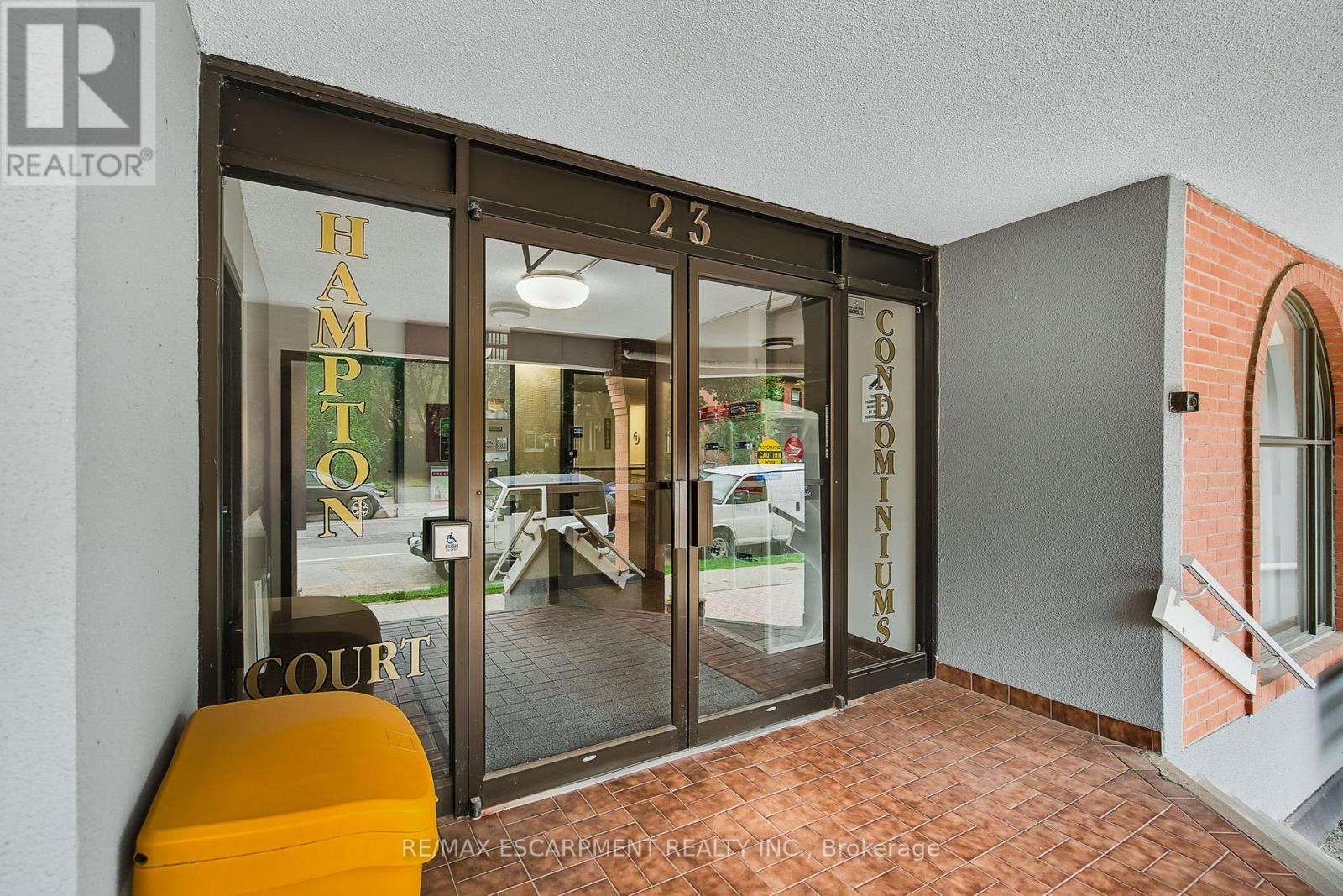 Photo 9 of 501 23 Main Street, Hamilton ON