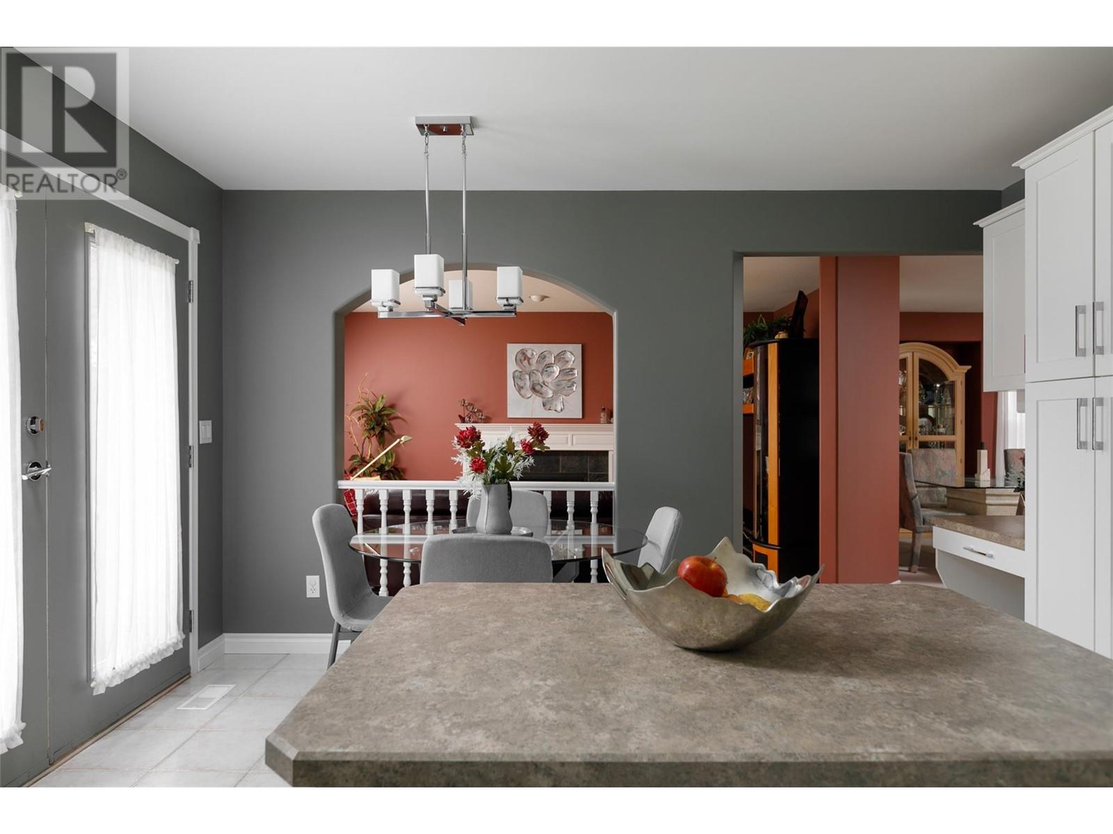  1043 Caledonia Way, West Kelowna