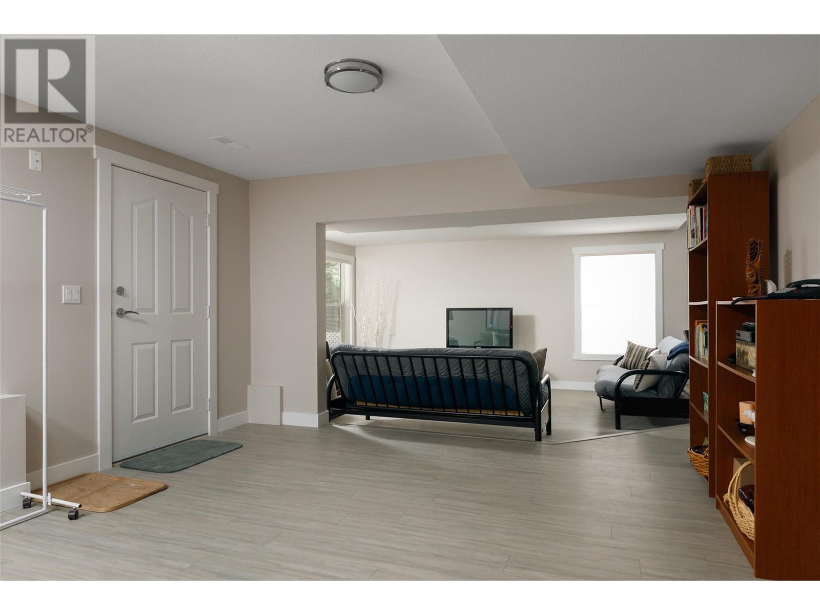  1043 Caledonia Way, West Kelowna