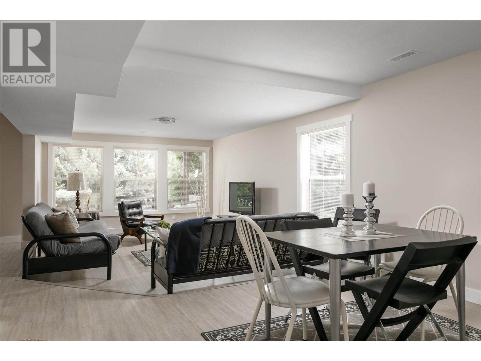  1043 Caledonia Way, West Kelowna