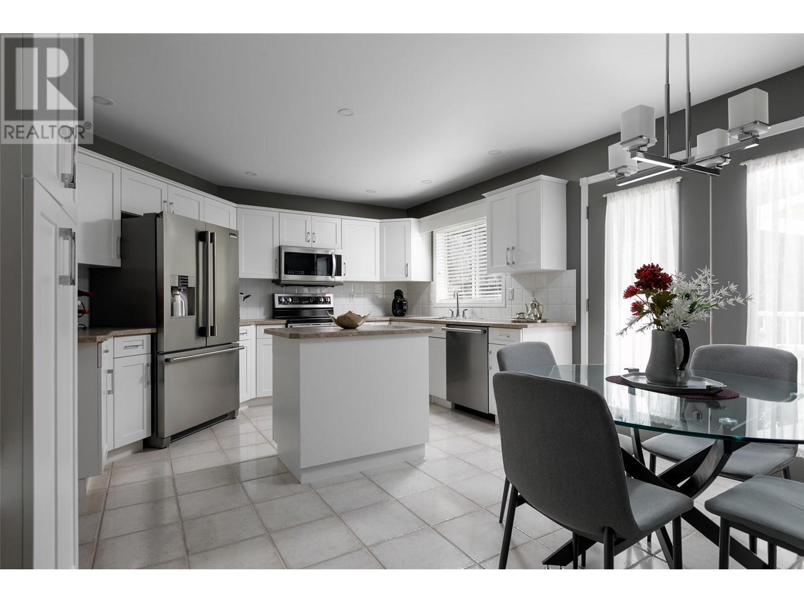  1043 Caledonia Way, West Kelowna