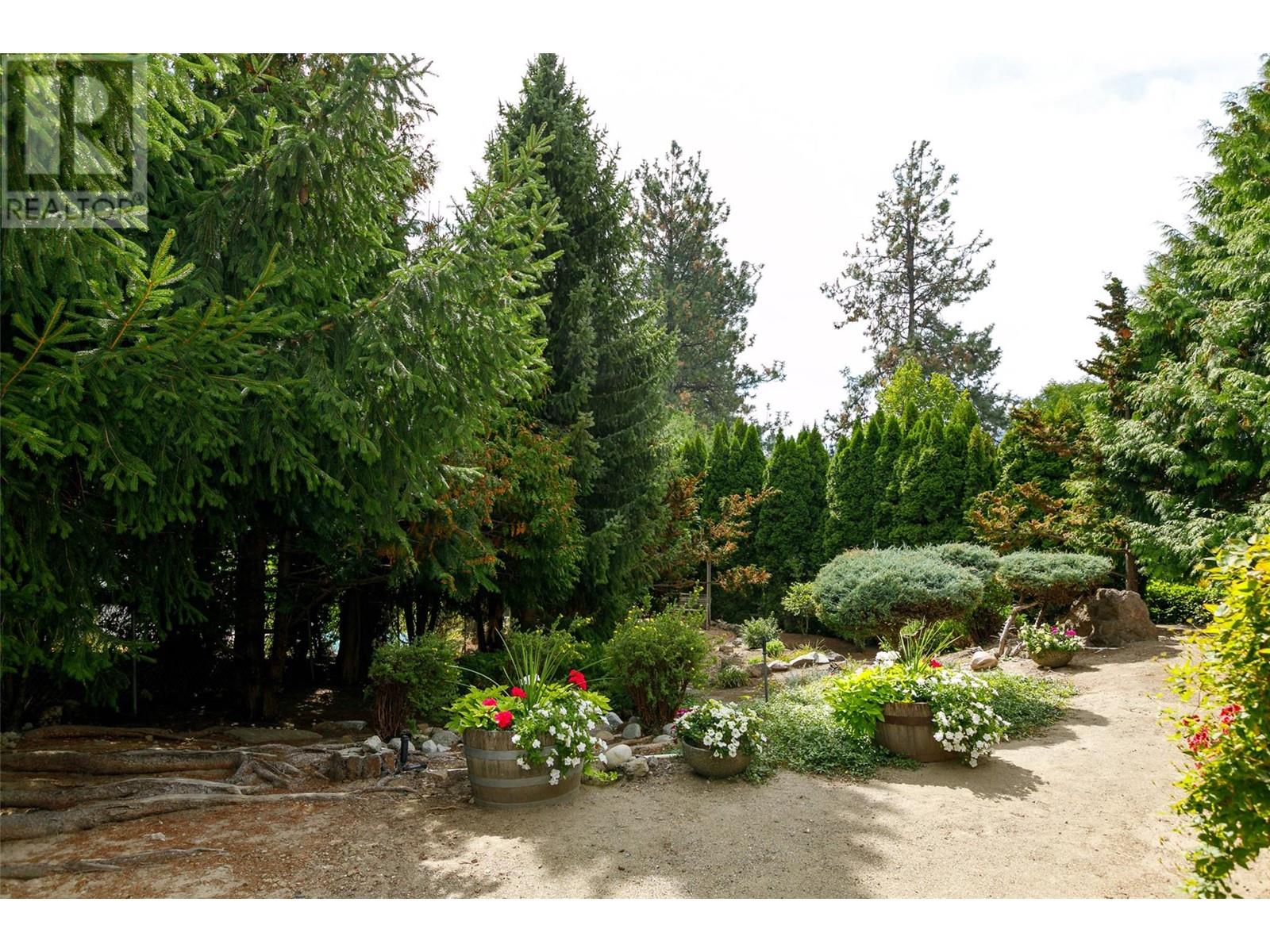  1043 Caledonia Way, West Kelowna