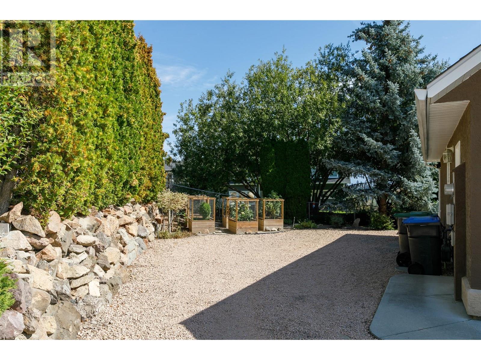  1043 Caledonia Way, West Kelowna