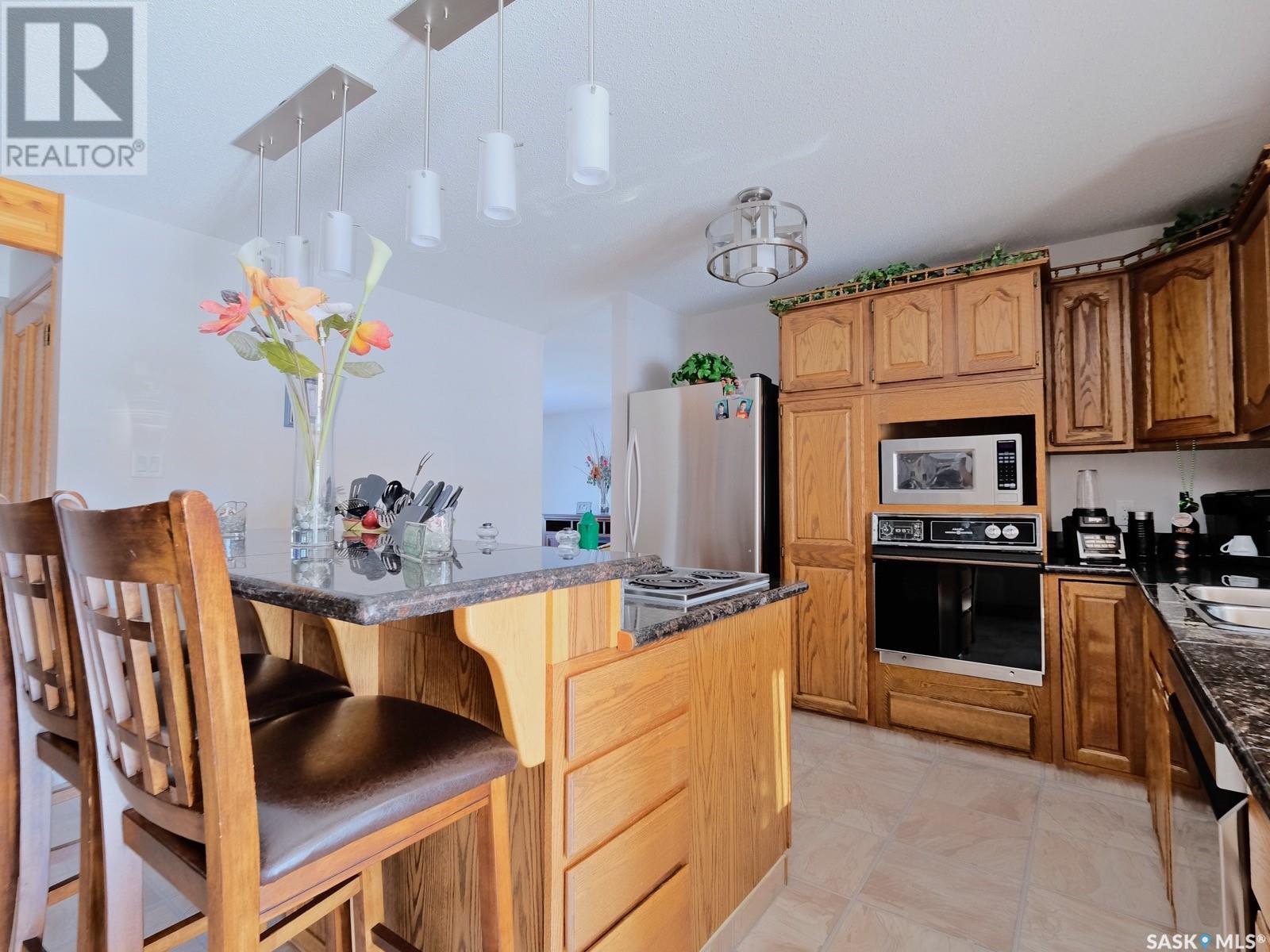 Photo 16 of 816 Ridpath Road, Rosetown SK