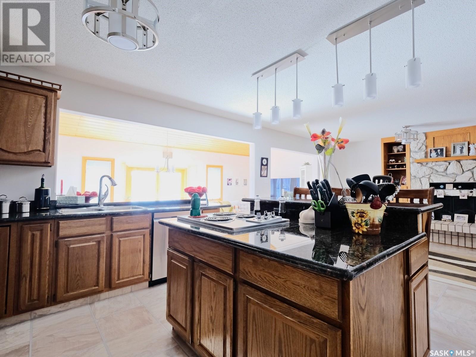 Photo 17 of 816 Ridpath Road, Rosetown SK