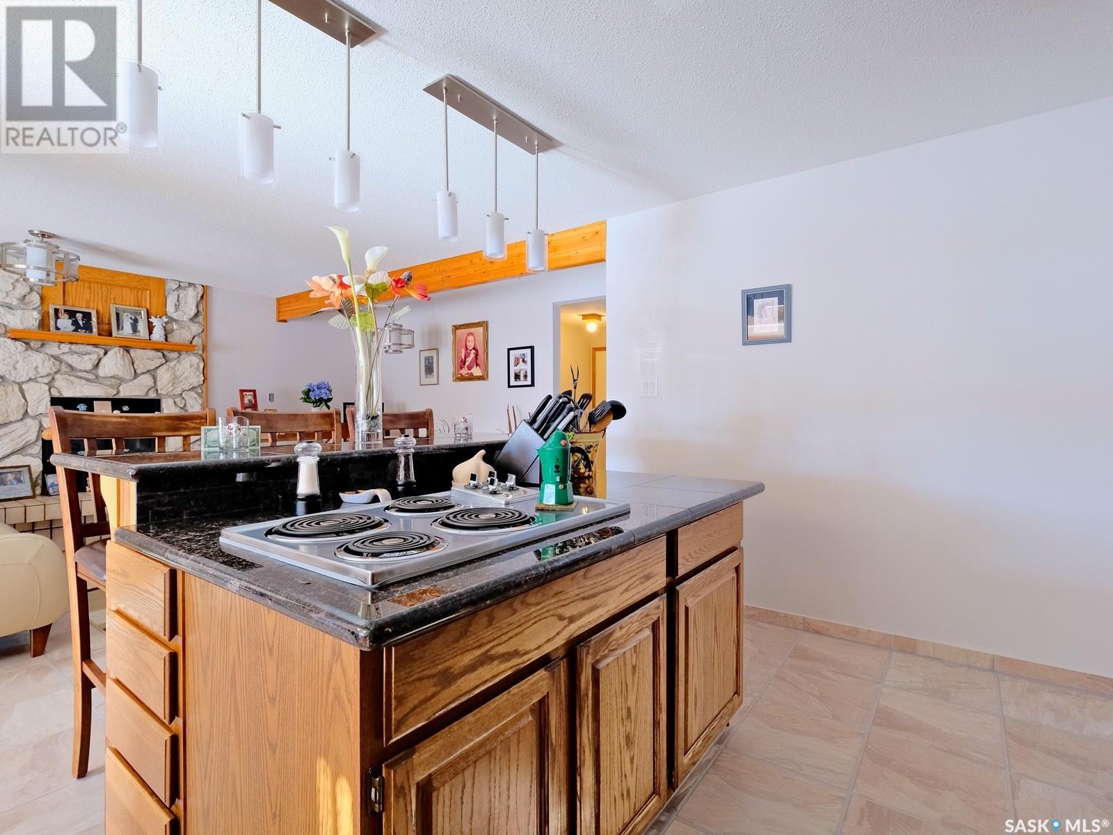 Photo 18 of 816 Ridpath Road, Rosetown SK