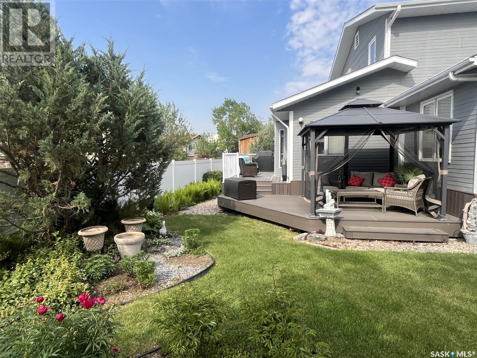 Photo 5 of 816 Ridpath Road, Rosetown SK