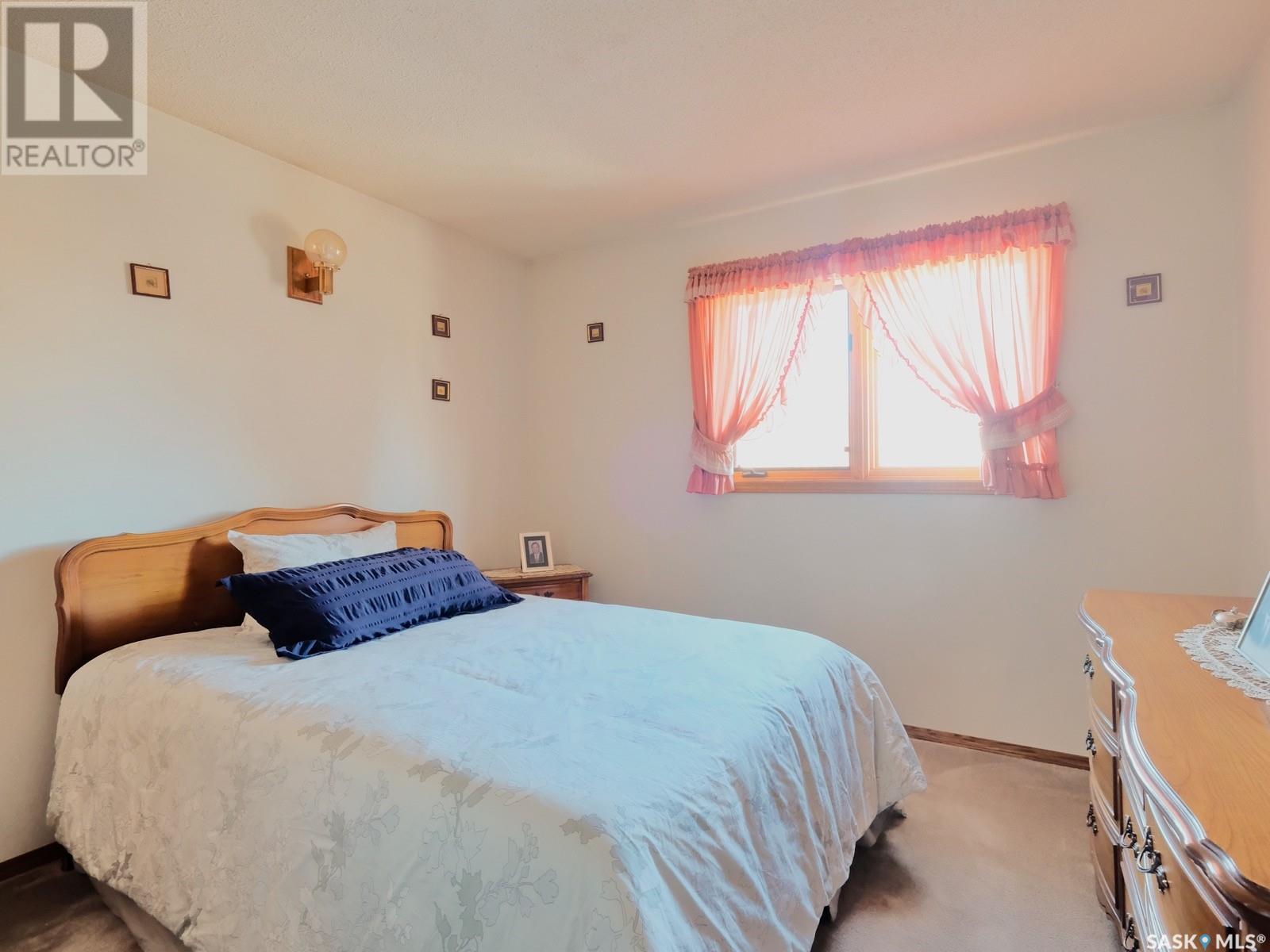 Photo 36 of 816 Ridpath Road, Rosetown SK
