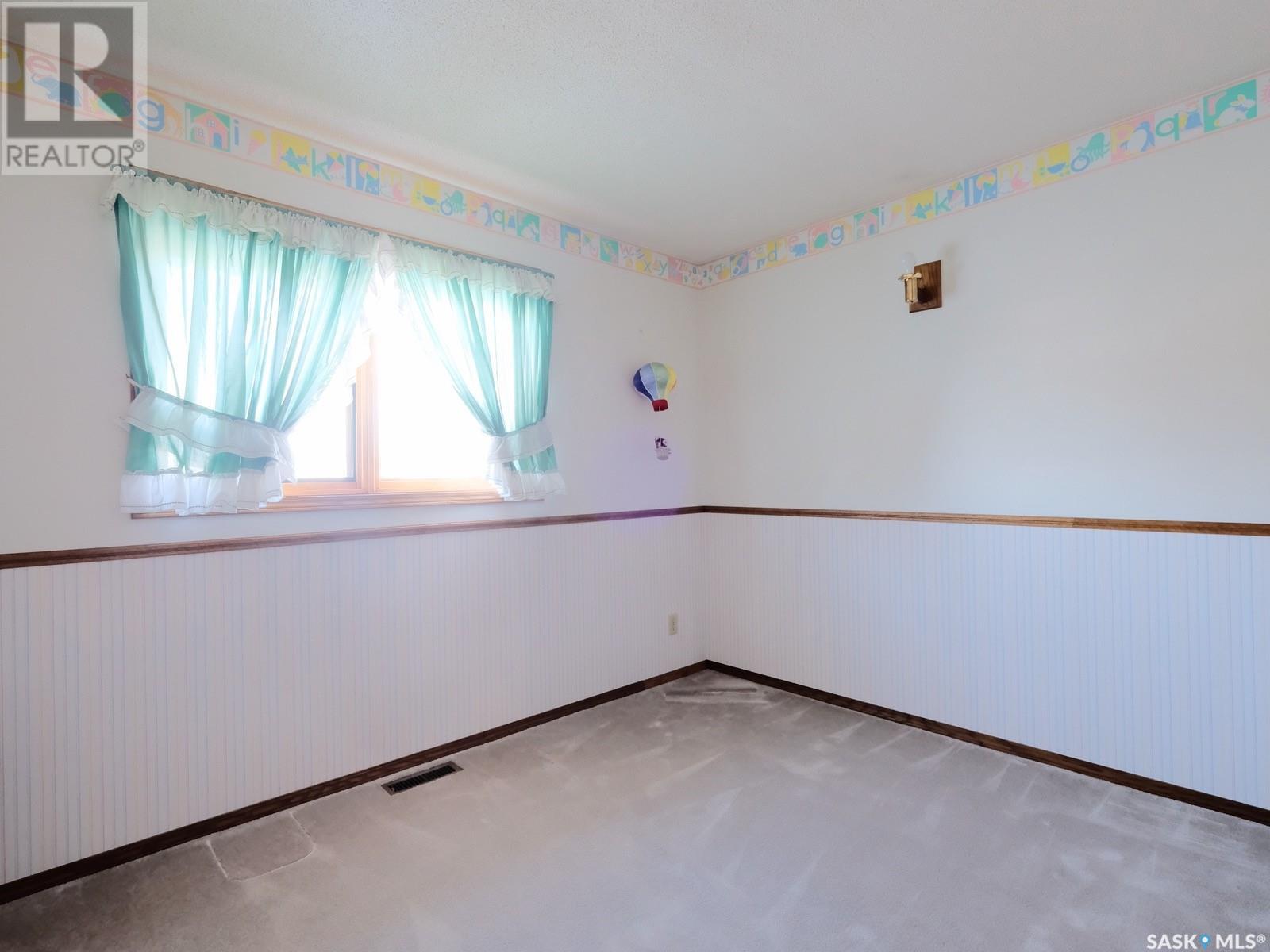 Photo 39 of 816 Ridpath Road, Rosetown SK