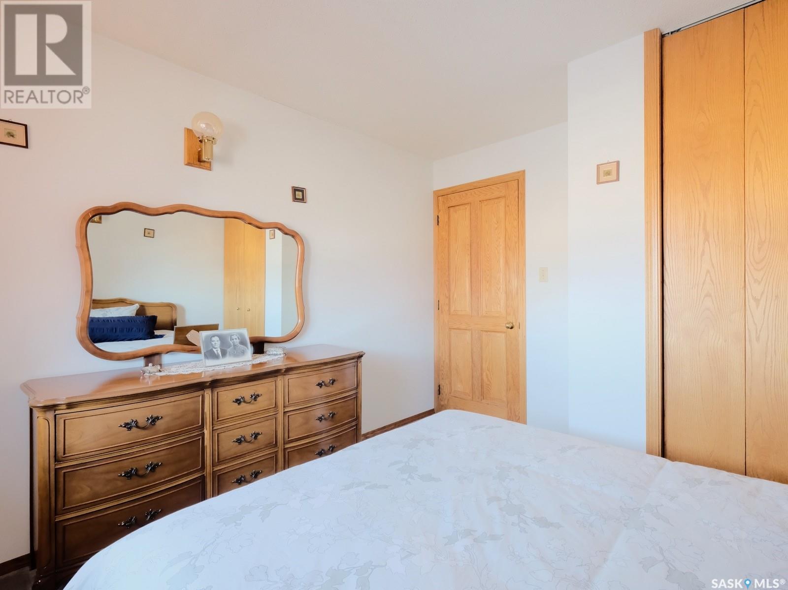 Photo 38 of 816 Ridpath Road, Rosetown SK