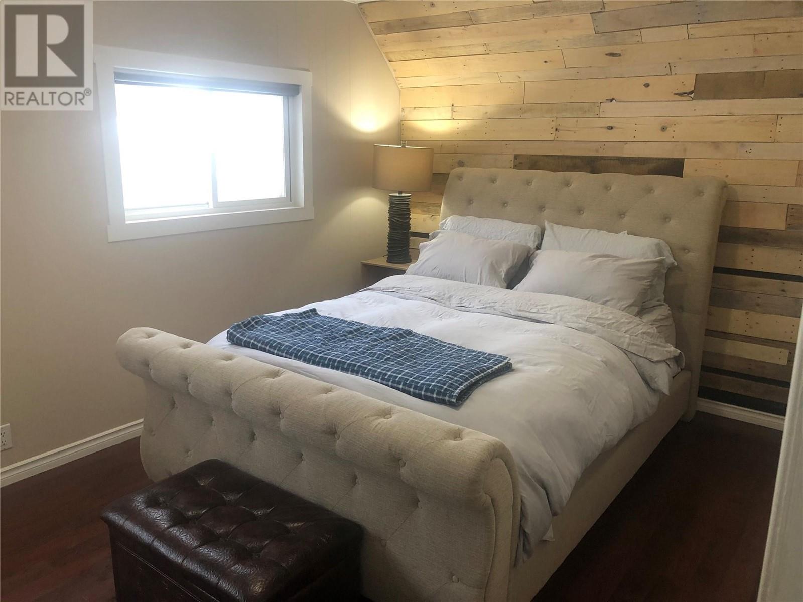 309 Third Street E, Revelstoke