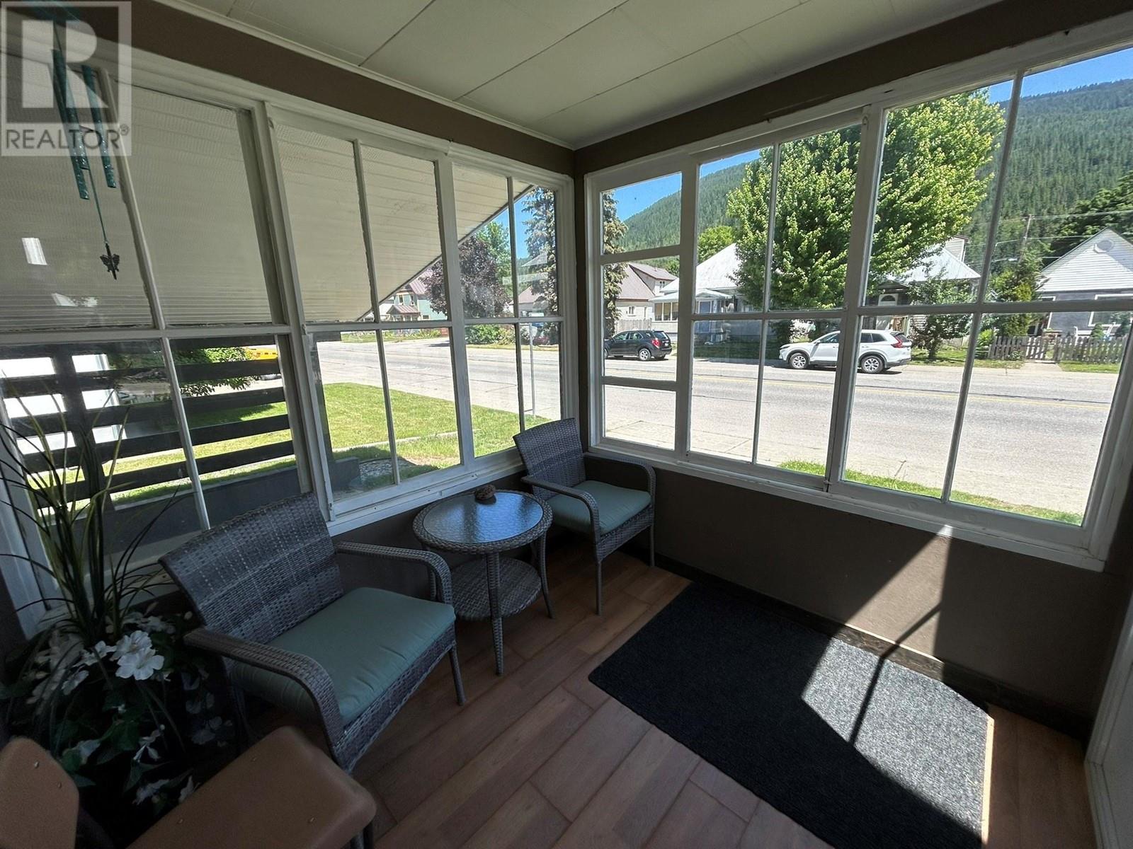 309 Third Street E, Revelstoke