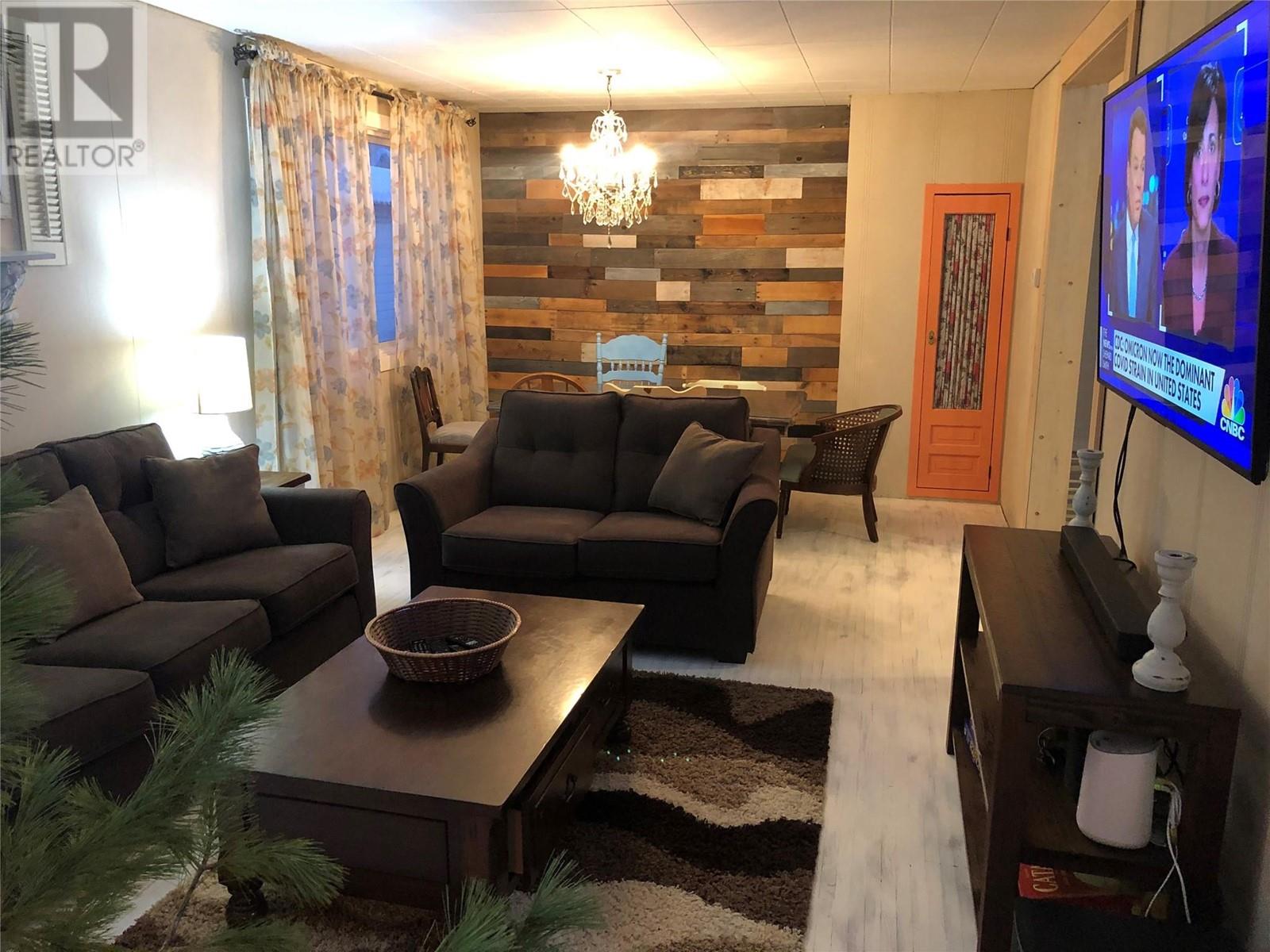 309 Third Street E, Revelstoke