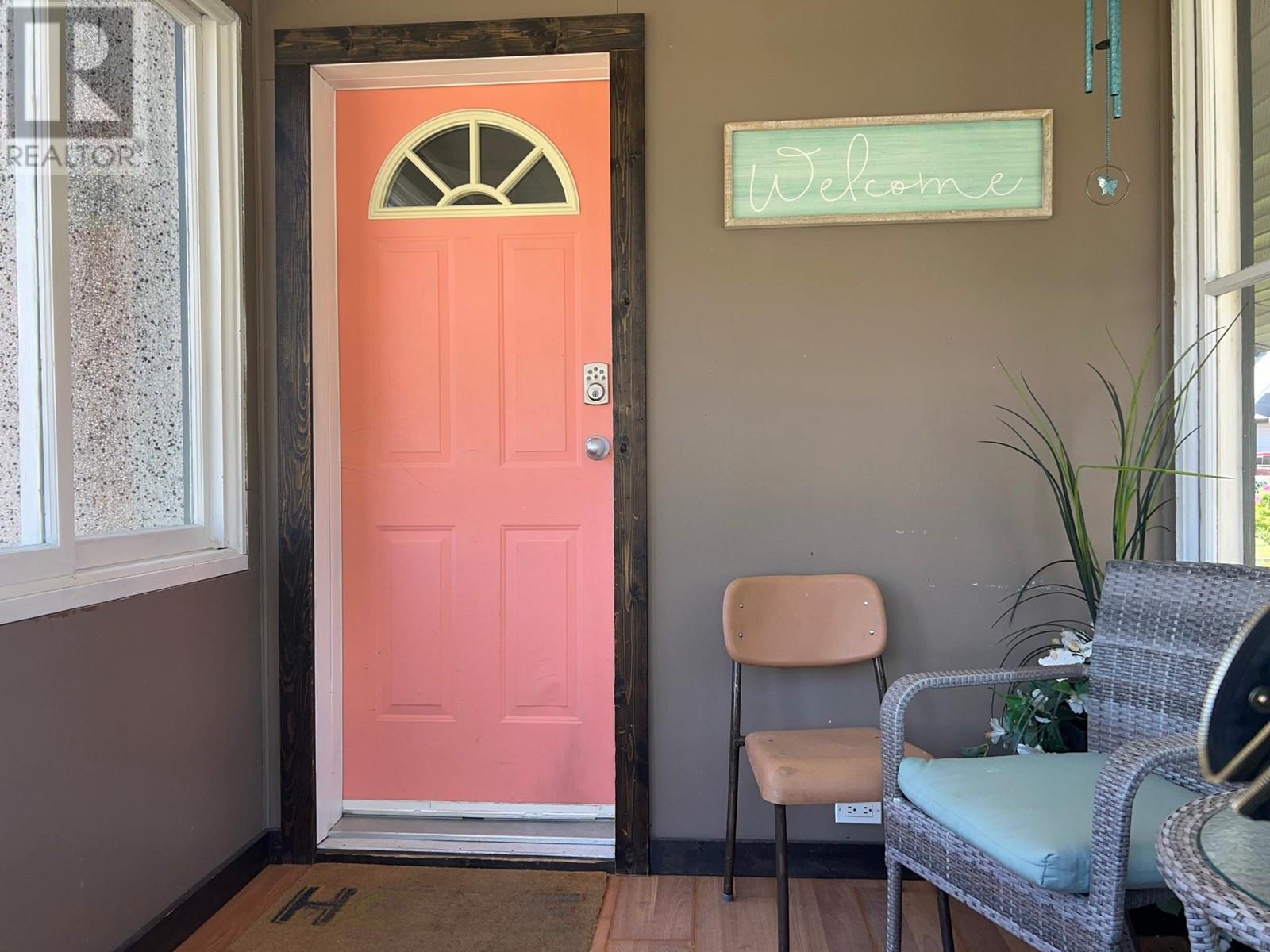 309 Third Street E, Revelstoke