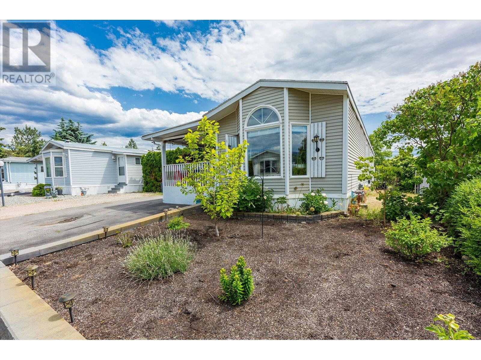 203 720 Commonwealth Road, Kelowna
