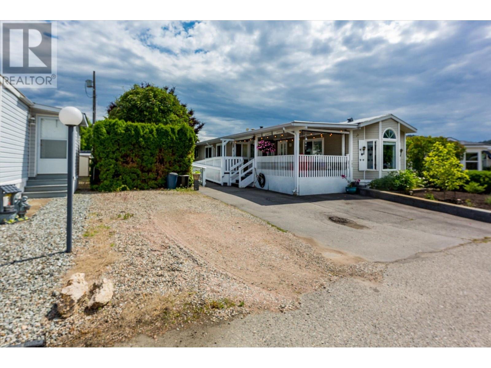 203 720 Commonwealth Road, Kelowna