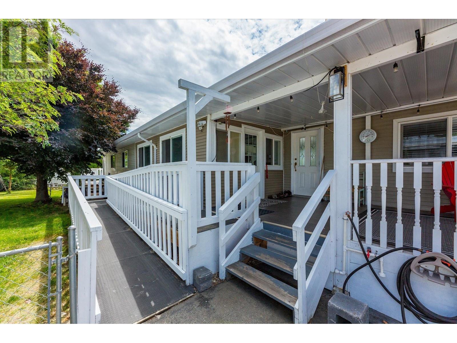 203 720 Commonwealth Road, Kelowna