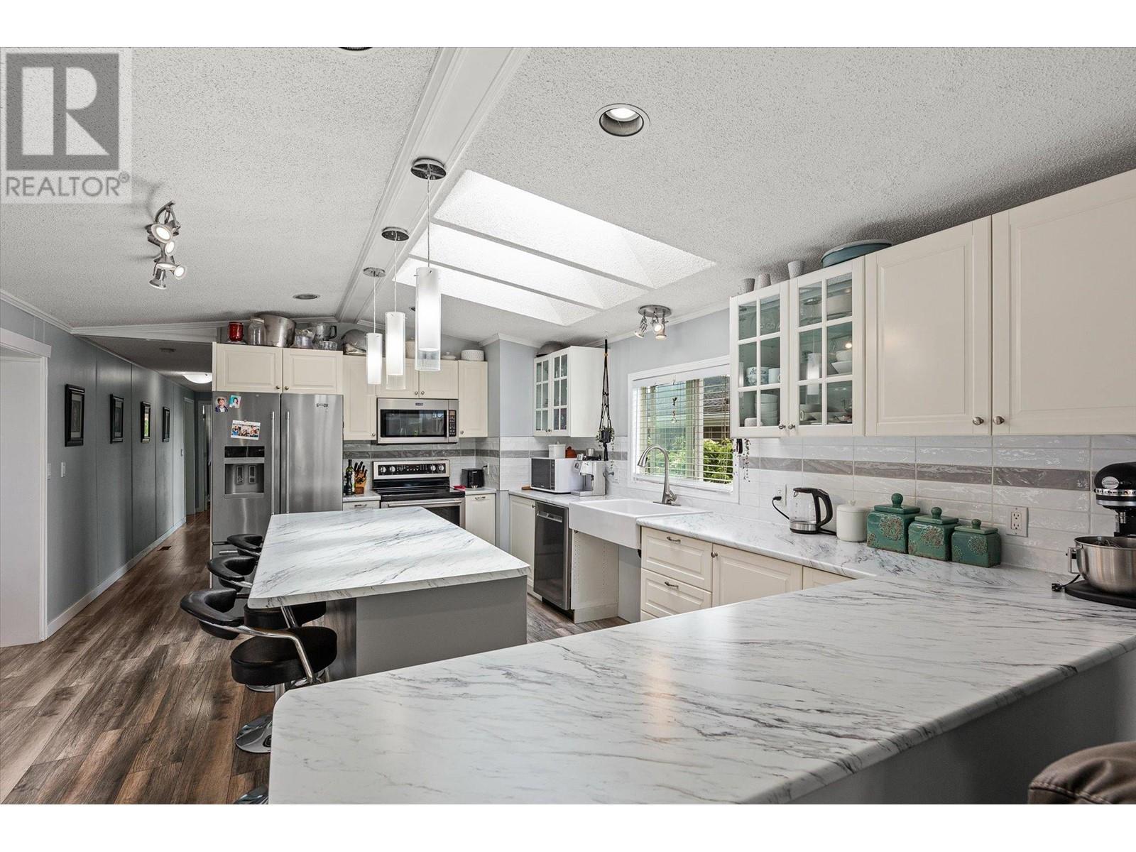 203 720 Commonwealth Road, Kelowna