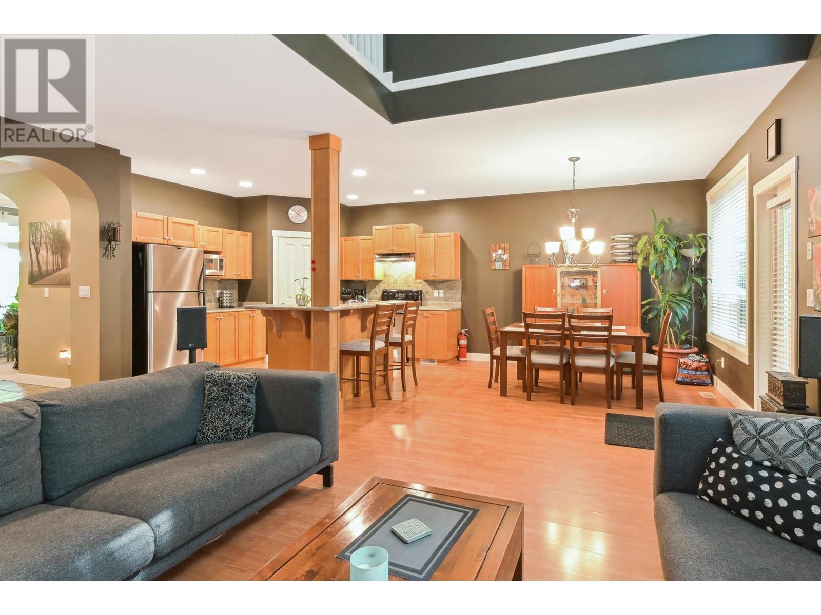 Photo 6 of 10339 243 Street, Maple Ridge BC