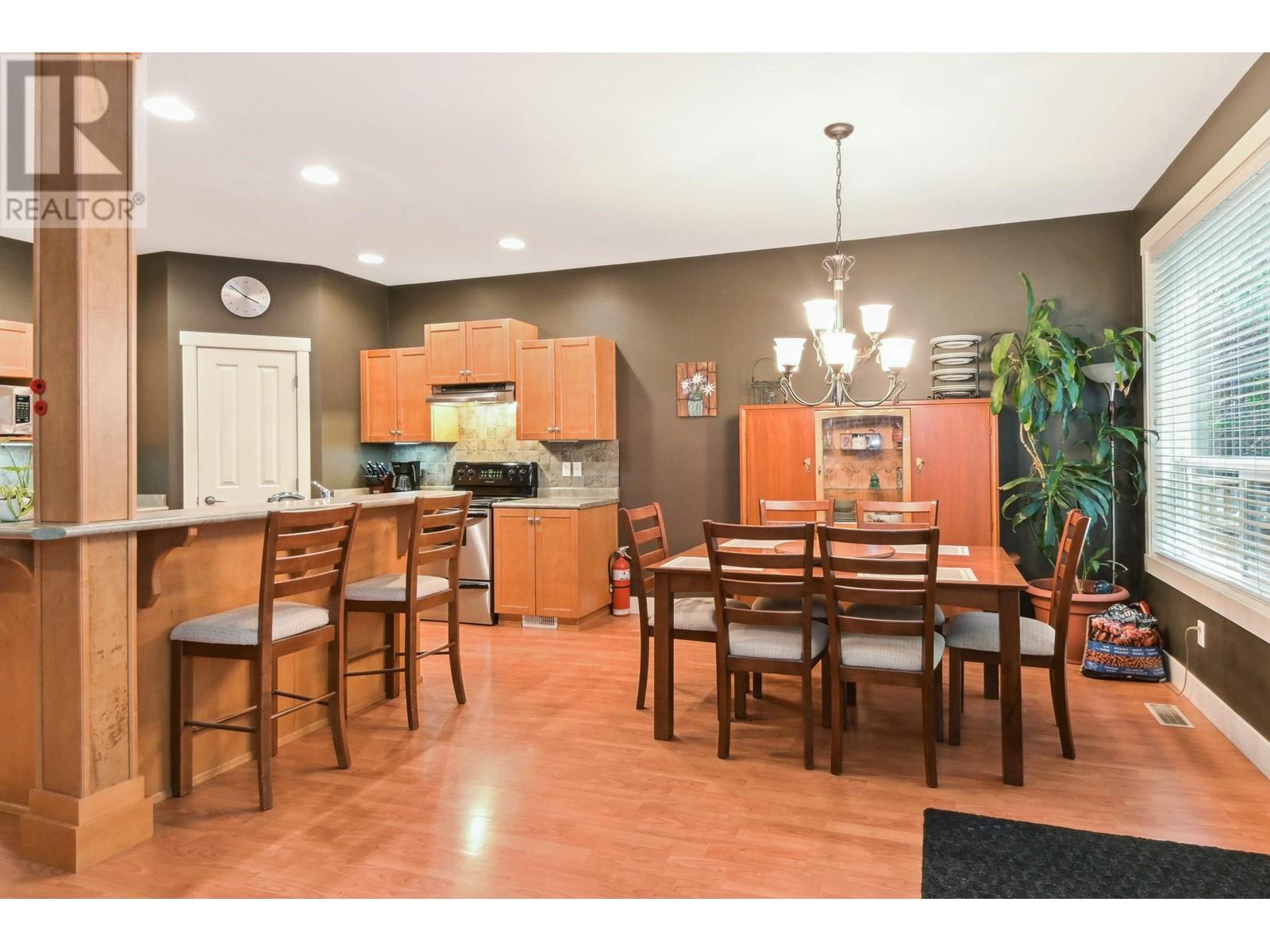 Photo 7 of 10339 243 Street, Maple Ridge BC