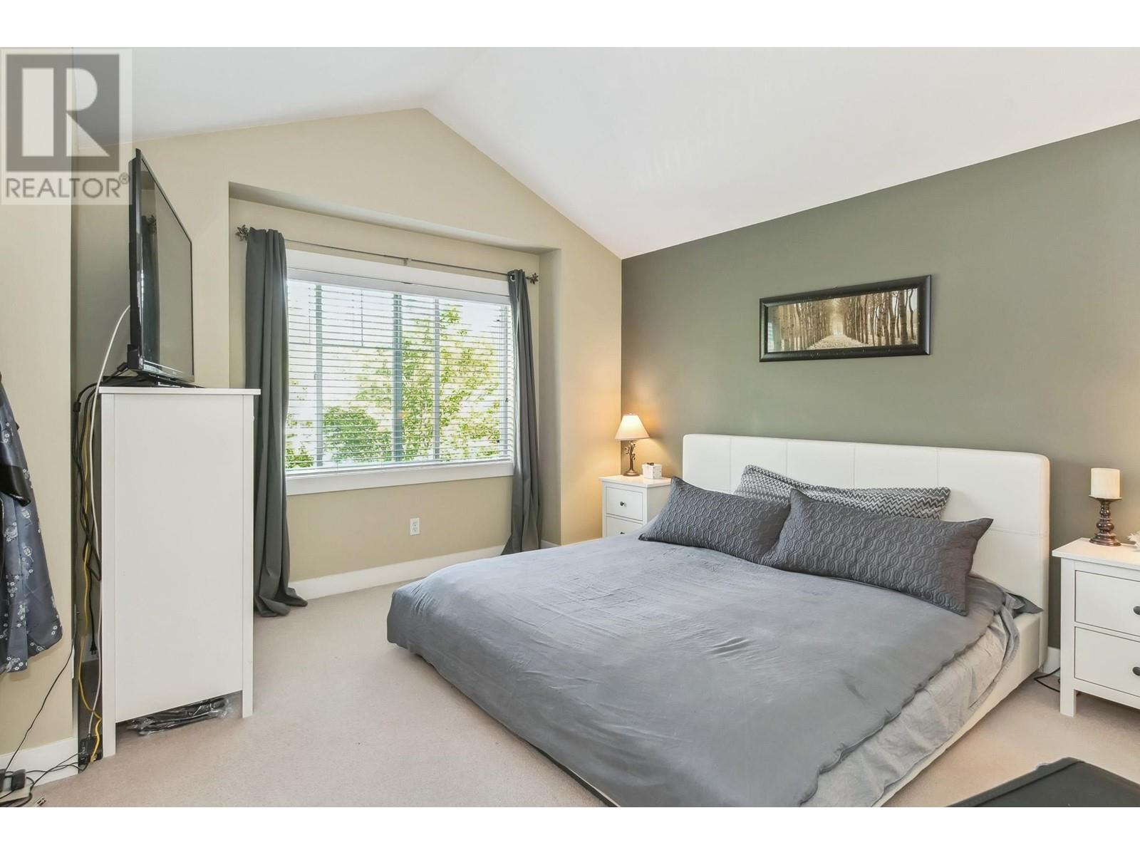 Photo 13 of 10339 243 Street, Maple Ridge BC