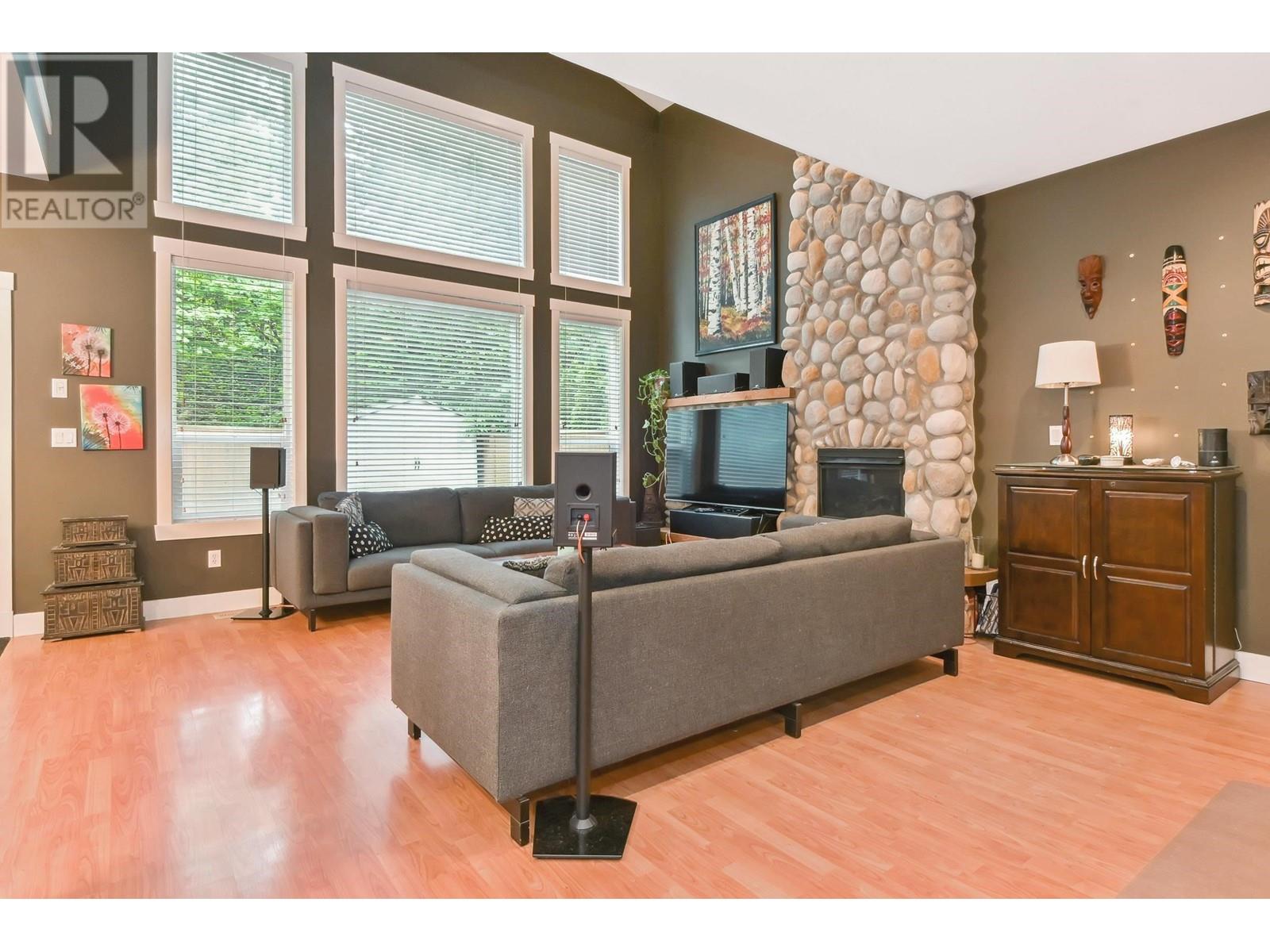 Photo 3 of 10339 243 Street, Maple Ridge BC