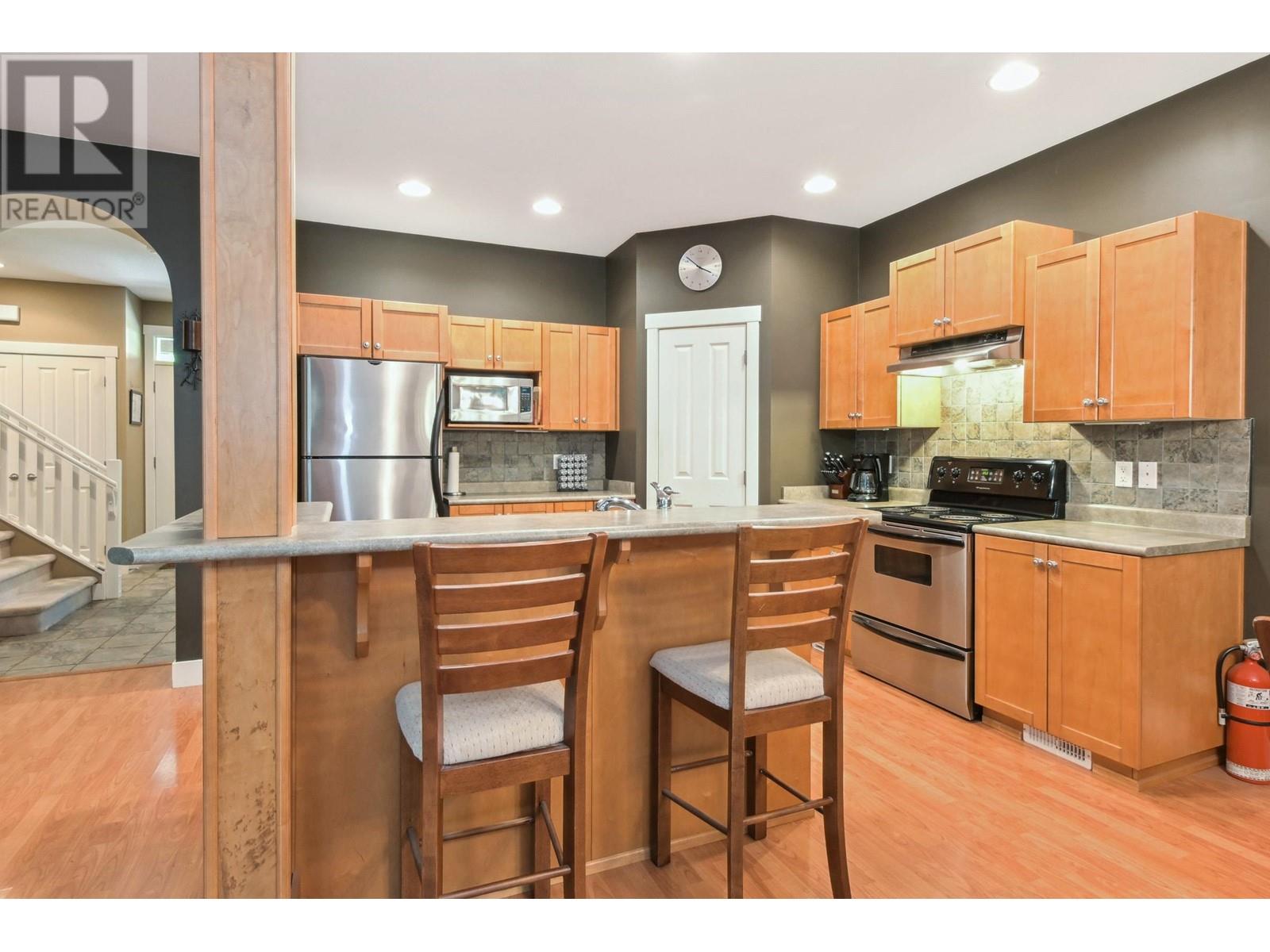Photo 8 of 10339 243 Street, Maple Ridge BC