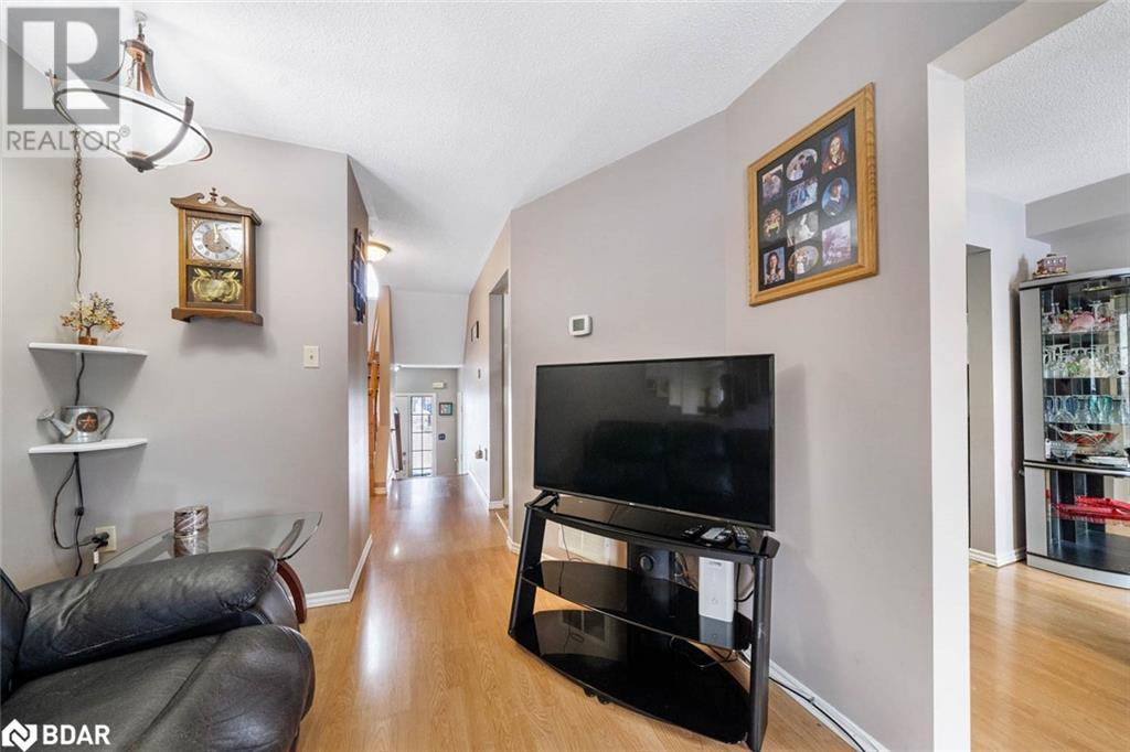 Photo 13 of 7 O Leary Ct, New Tecumseth ON