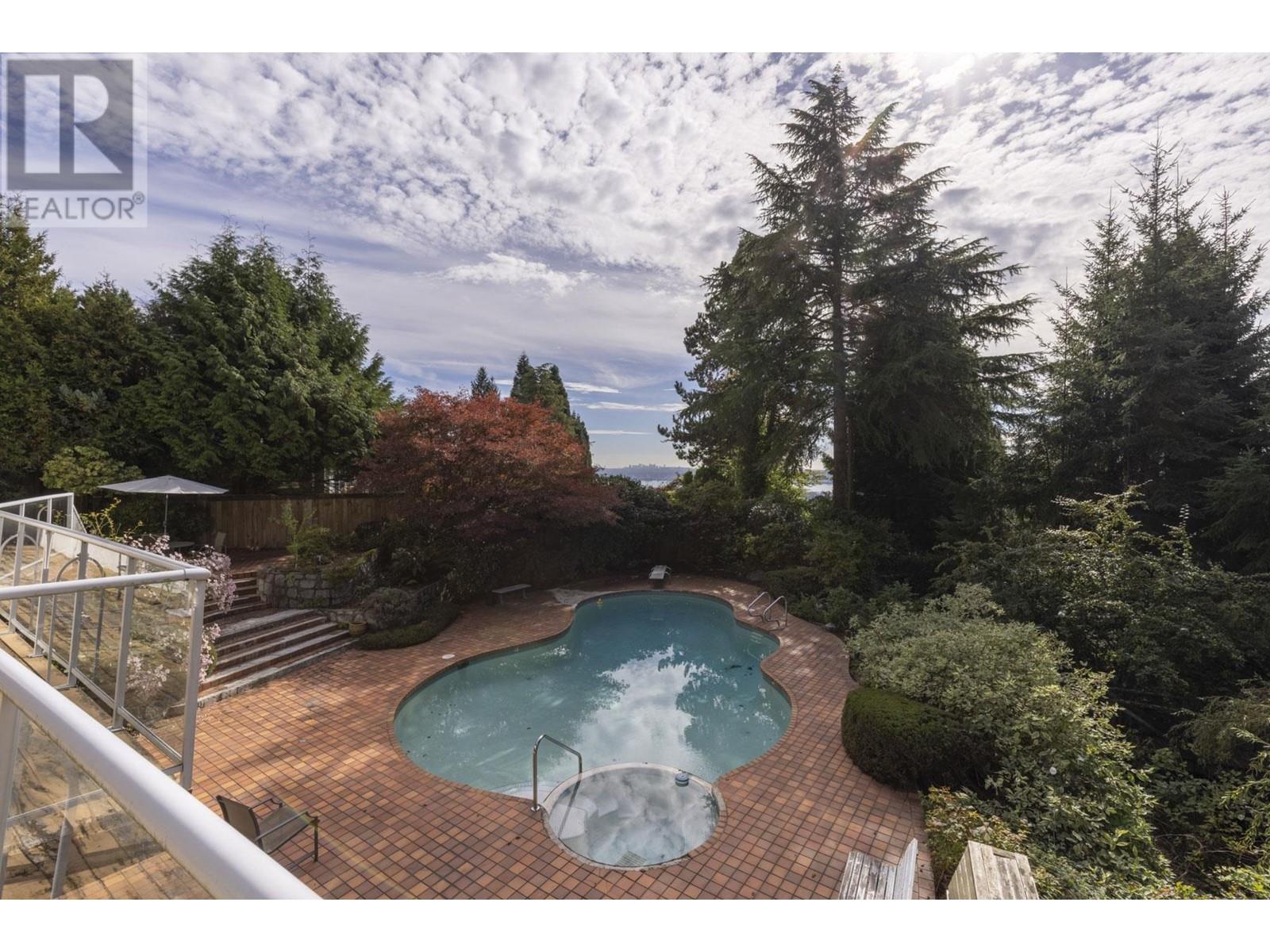 860 FAIRMILE ROAD, West Vancouver