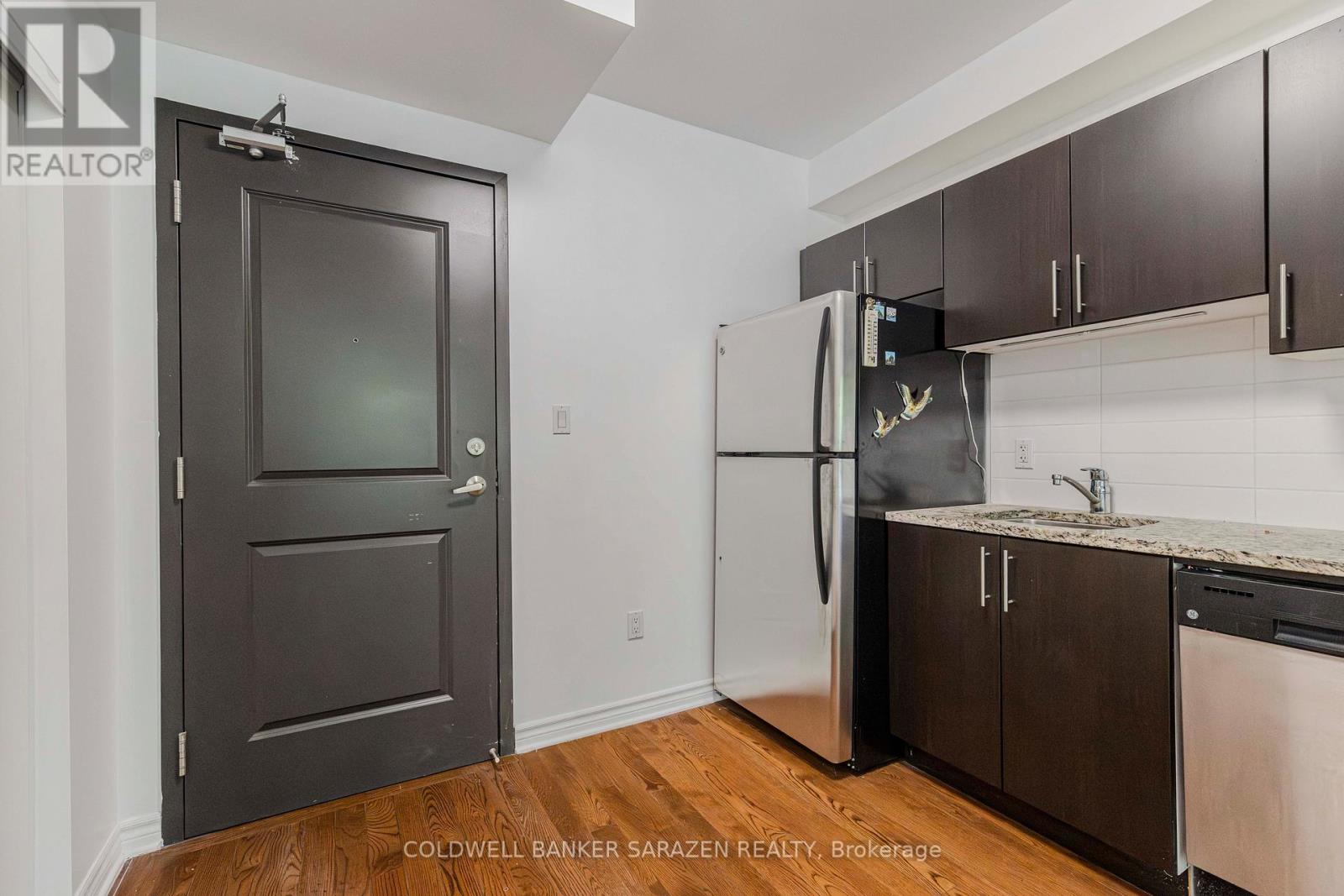 #218 429 KENT STREET - 12