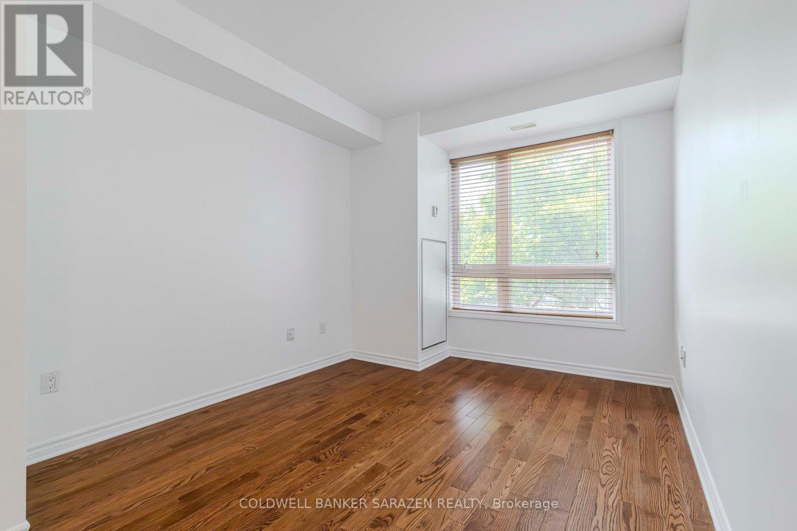 #218 429 KENT STREET - 18
