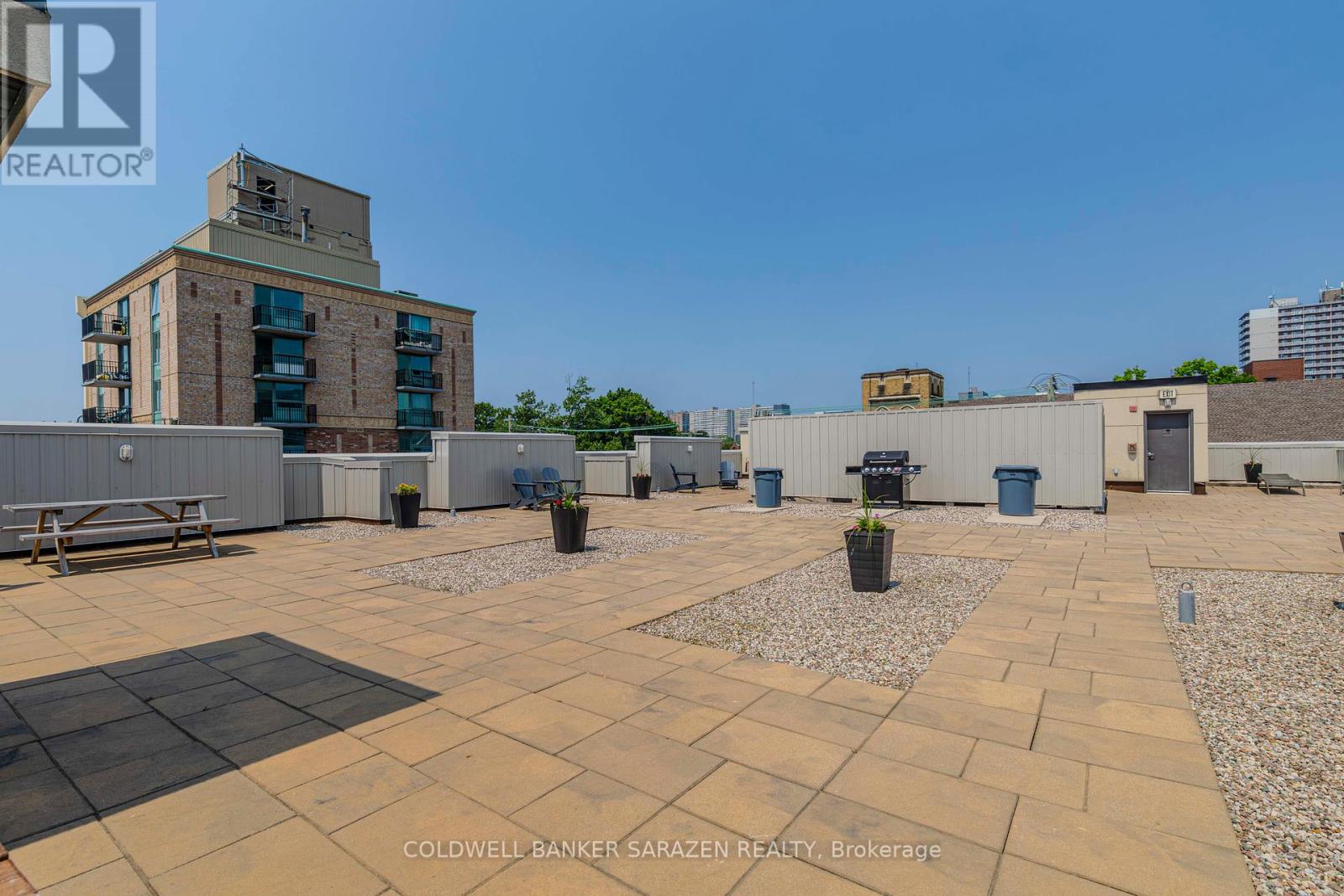 #218 429 KENT STREET - 34