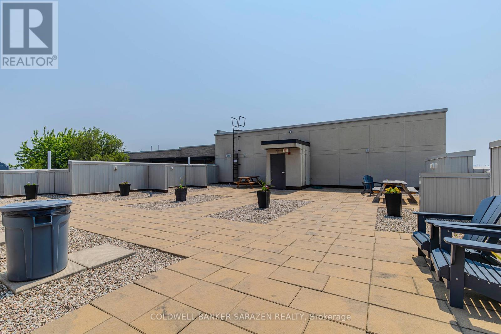 #218 429 KENT STREET - 36