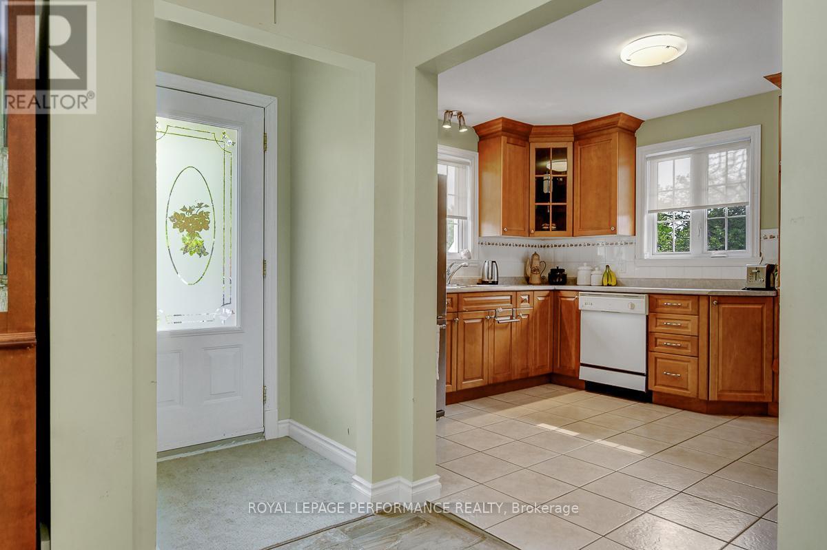 Photo 11 of 583 Donald Street, Ottawa ON