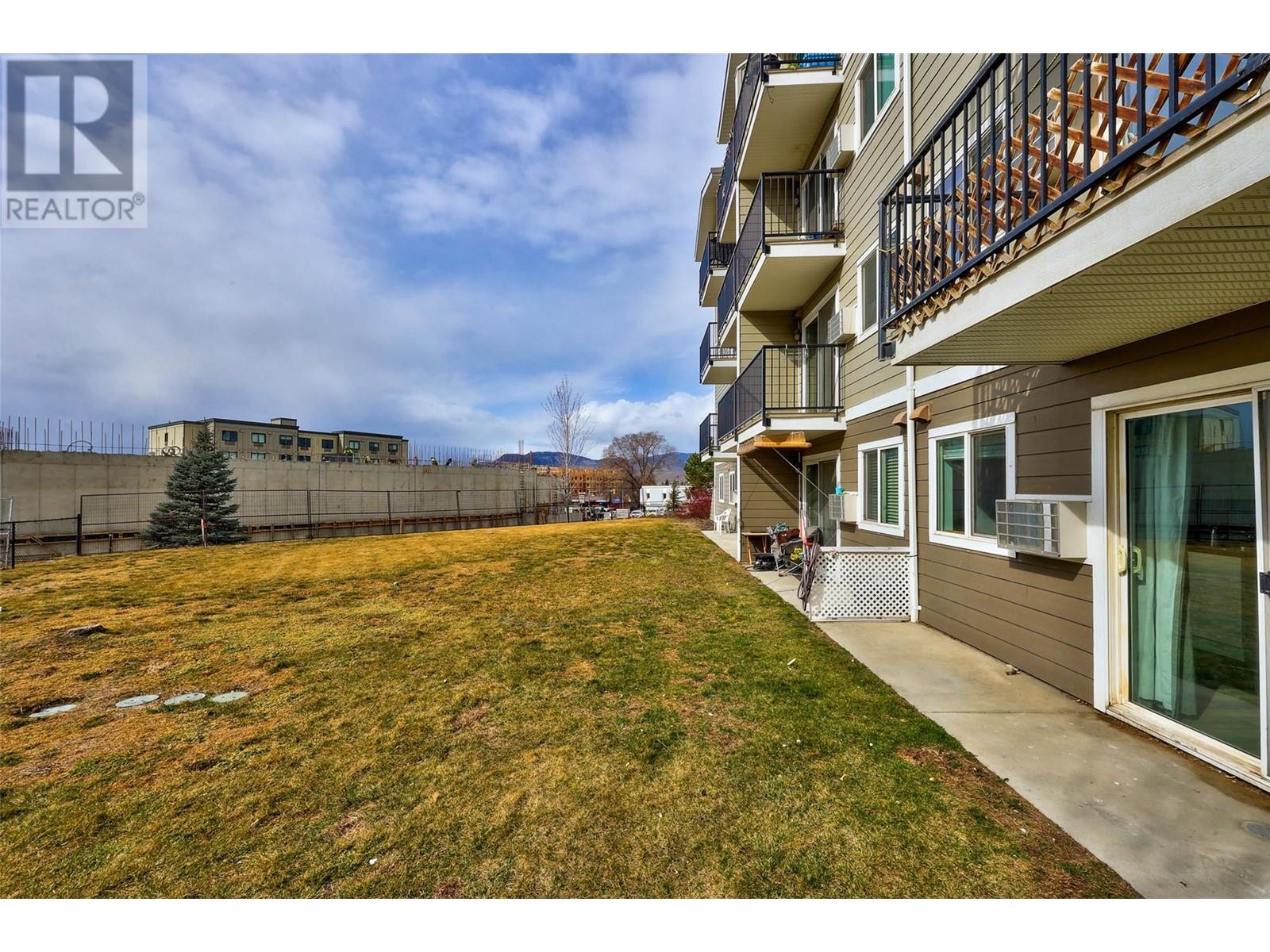 #107 375 CHERRY AVENUE - Image 18