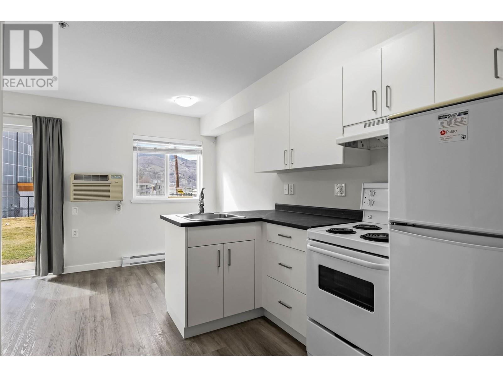 #107 375 CHERRY AVENUE - Image 6
