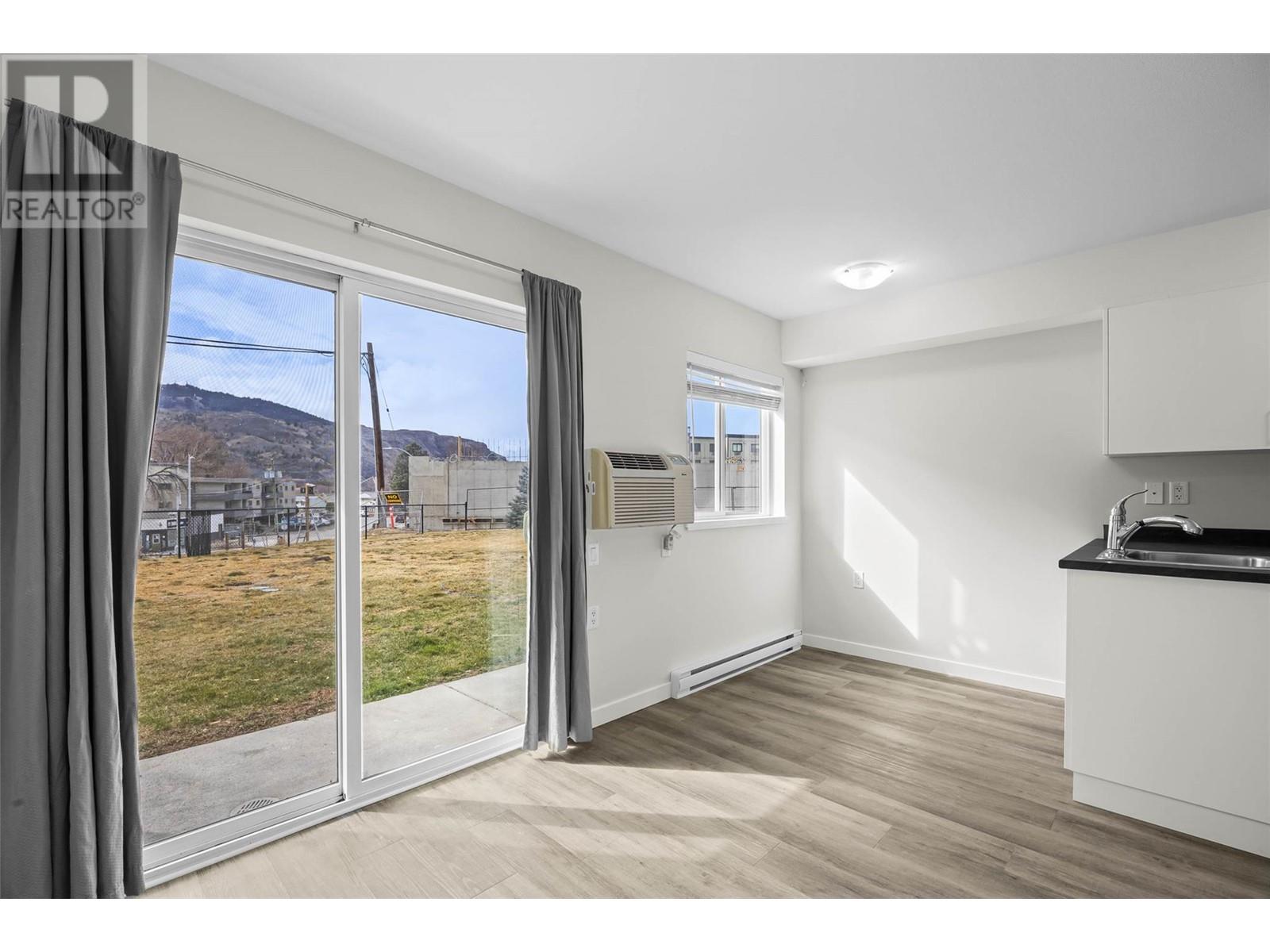 #107 375 CHERRY AVENUE - Image 9