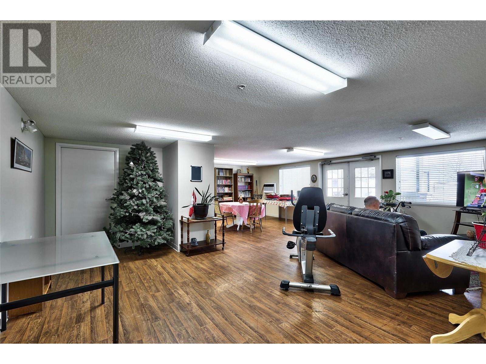 #107 375 CHERRY AVENUE - Image 21