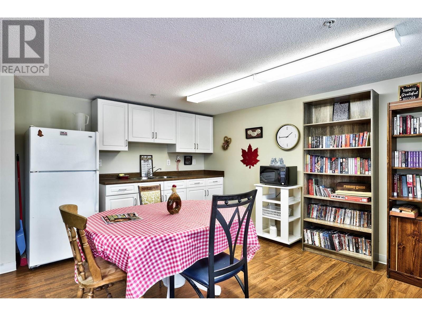 #107 375 CHERRY AVENUE - Image 22