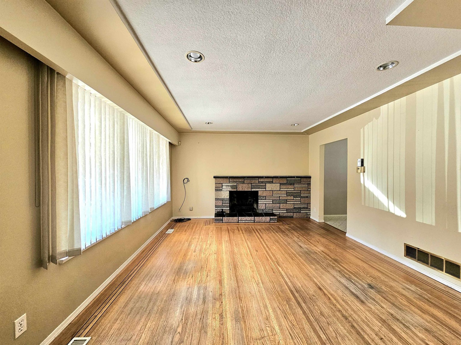 15117 CANARY DRIVE, Surrey