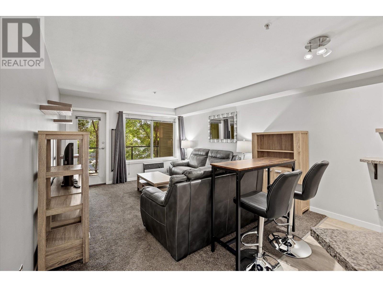 #311 135 ZIPRICK ROAD - Image 9